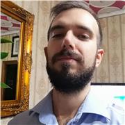 Laureato in scienze della comunicazione